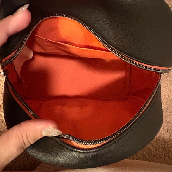 LOUNGEFLY TRICK 'R TREAT SAM & JACK O' LANTERN MINI BACKPACK GLOW IN THE DARK - Picture 12 of 12